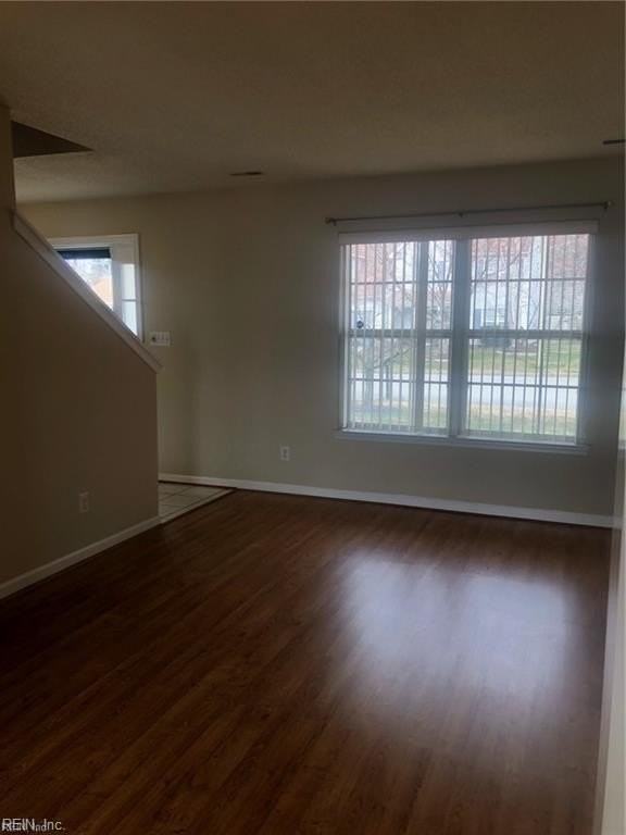 825 Chapin Wood Dr - Photo 4 of 16