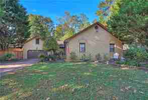 featured image of 2537 Torrey Pl