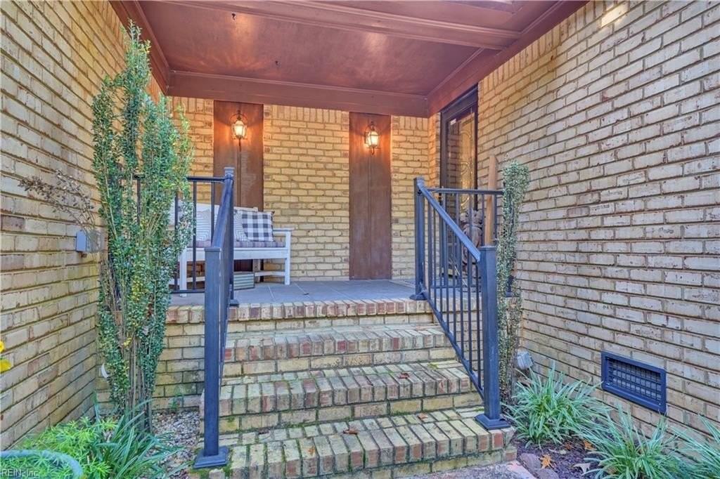 2537 Torrey Pl - Photo 3 of 42