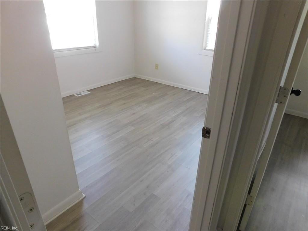 1112 74th St - Photo 6 of 10