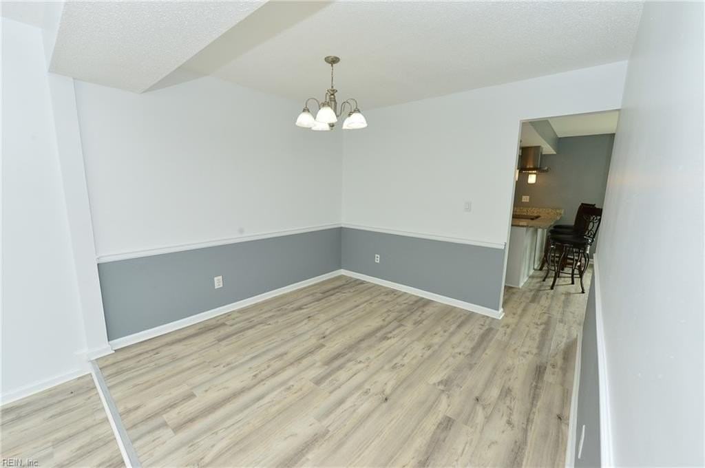 806 Jamestowne Dr - Photo 4 of 24
