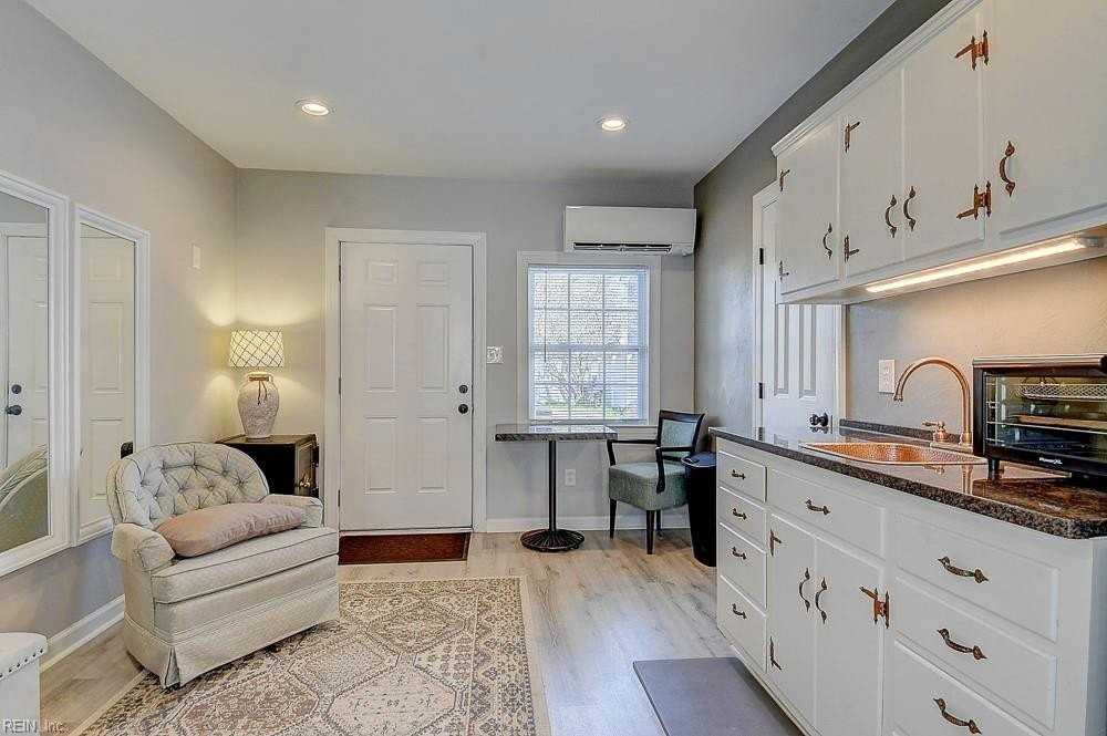 405 16th St - Photo 4 of 15