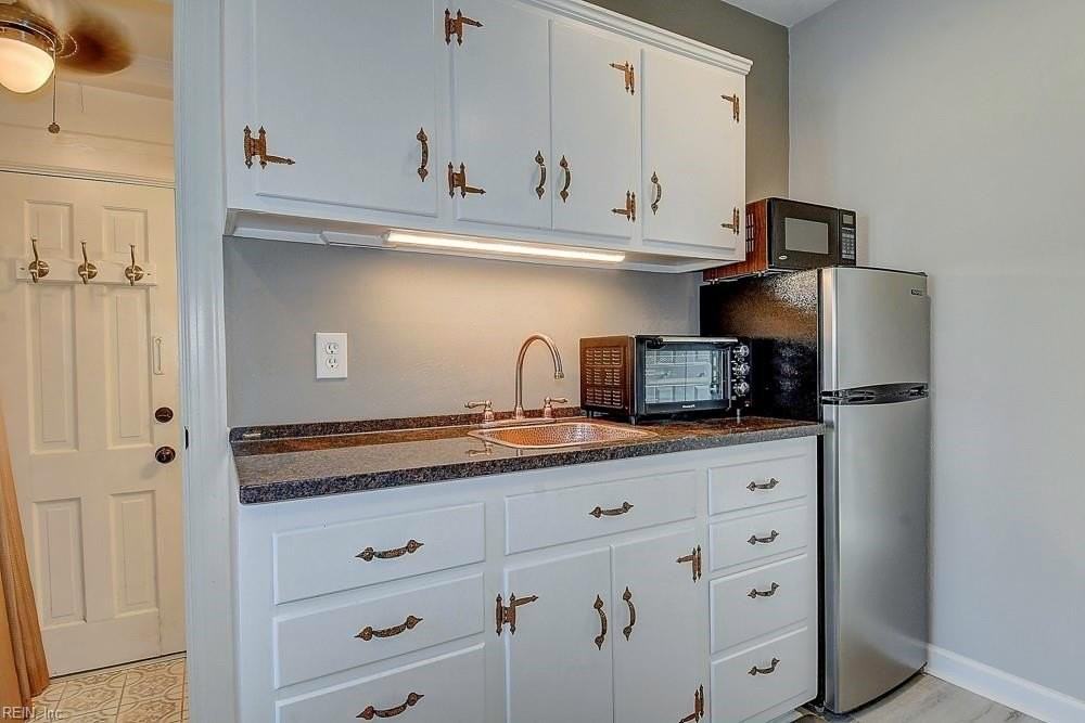 405 16th St - Photo 7 of 15