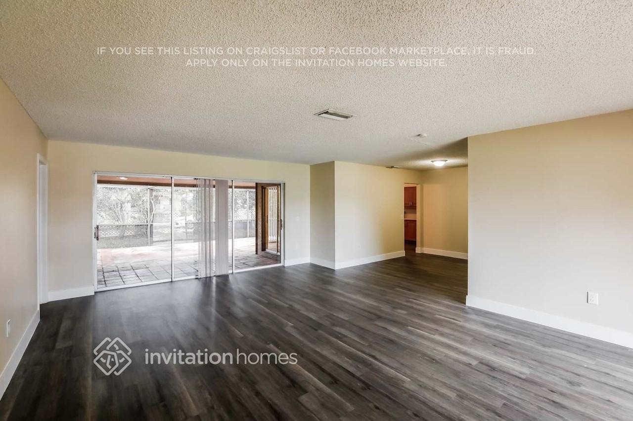 11860 Nw 29th Pl - Photo 3 of 17