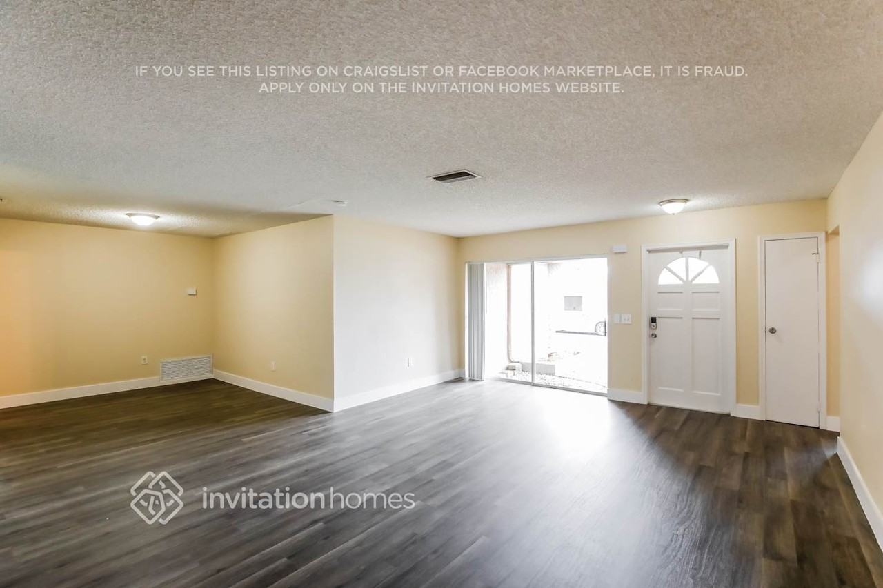 11860 Nw 29th Pl - Photo 4 of 17
