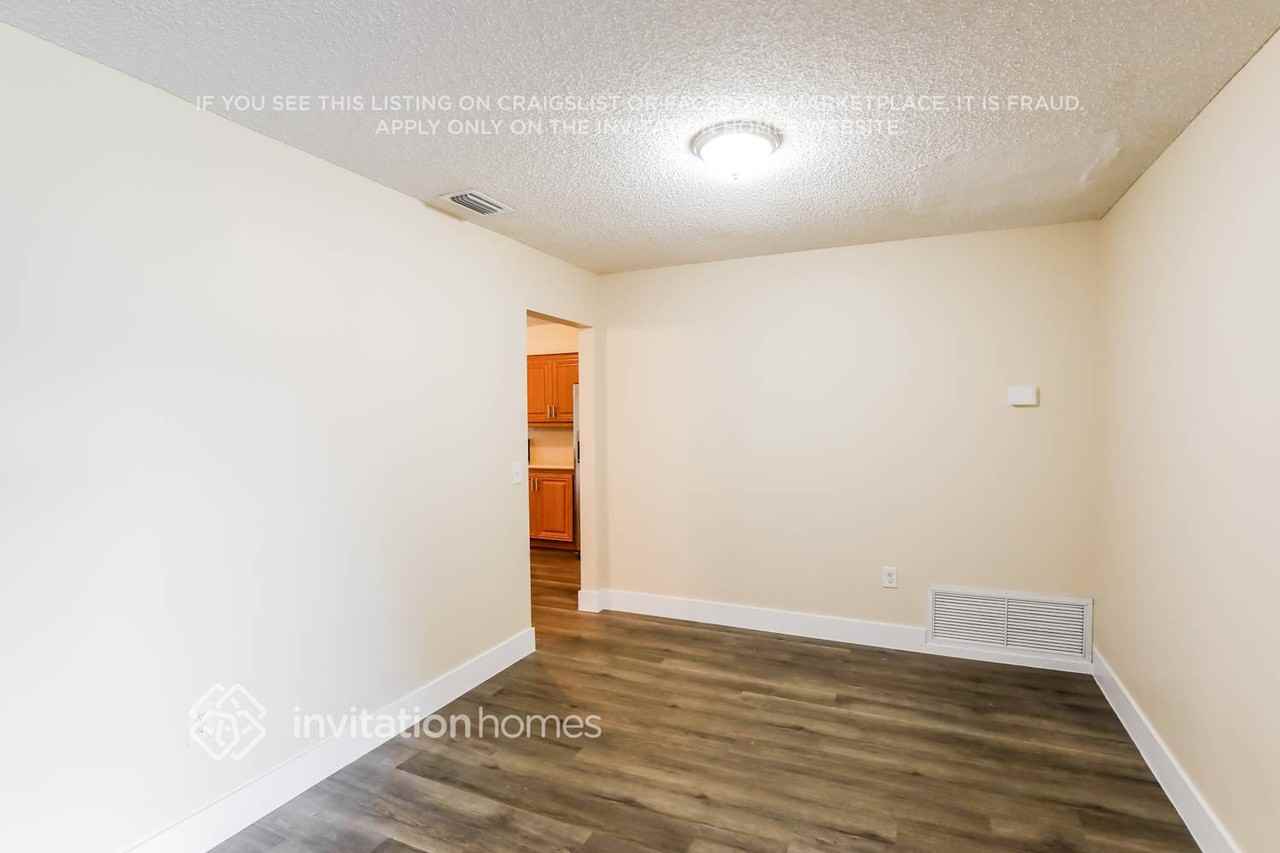 11860 Nw 29th Pl - Photo 5 of 17