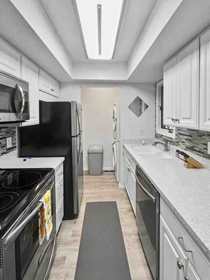 7538 Foxridge Way #8H - Photo 4 of 10
