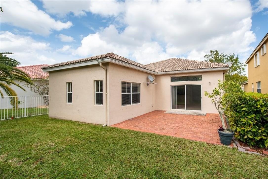 4015 Palm Pl - Photo 2 of 25