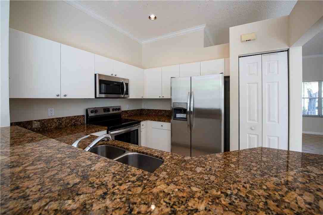 4015 Palm Pl - Photo 4 of 25