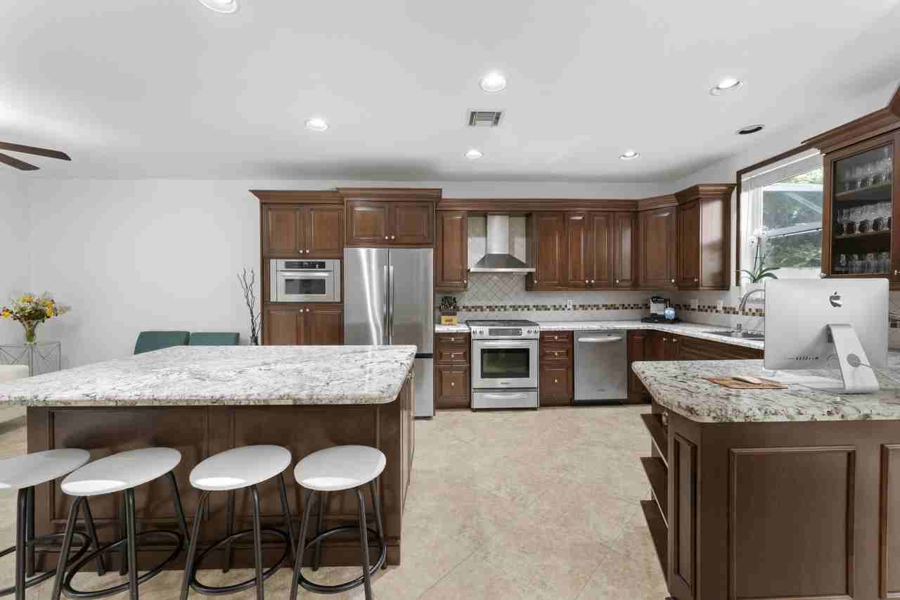 129 Spruce St - Photo 3 of 50