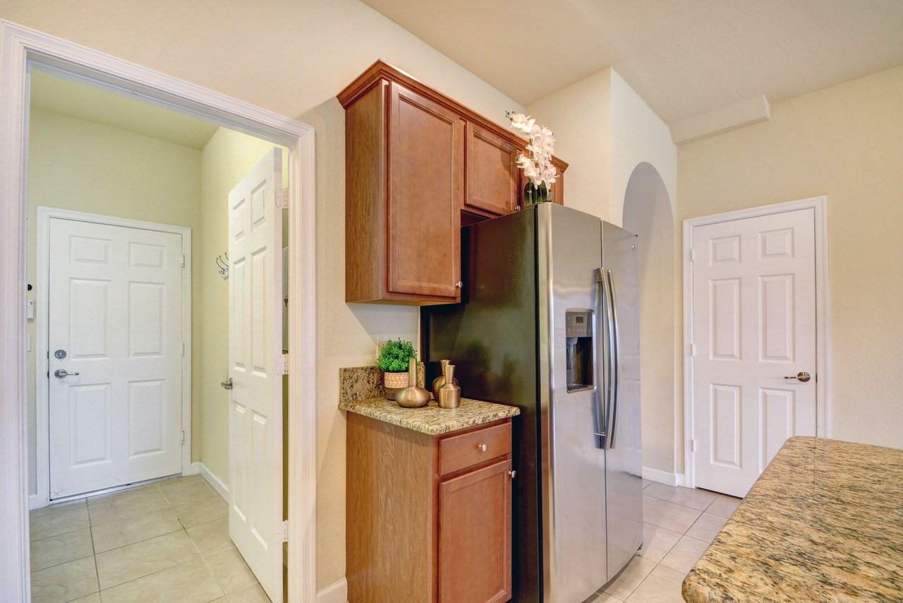 10385 Wellington Parc Dr - Photo 5 of 50