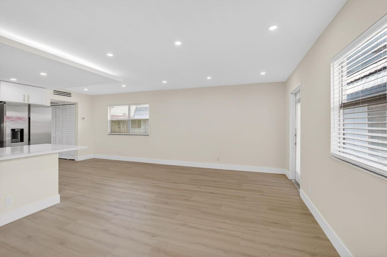 270 Brittany F #607 - Photo 5 of 50