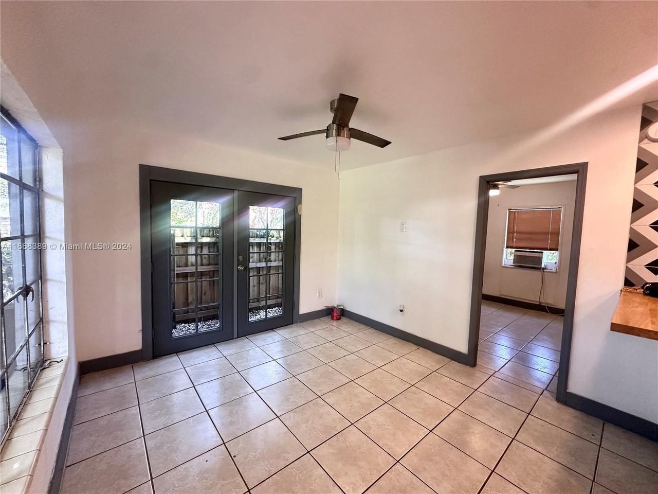 1418 Sw 27th St #1 - Photo 4 of 13