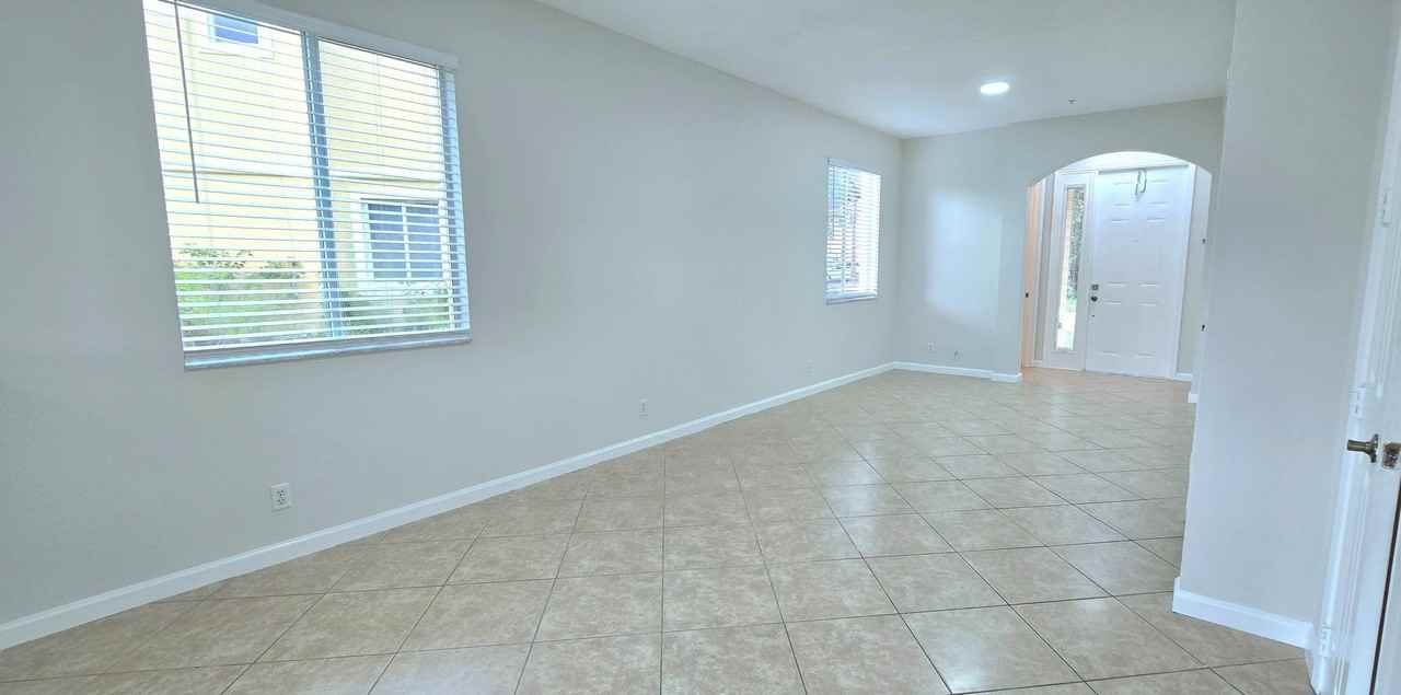4305 Coventry Pointe Way - Photo 5 of 24