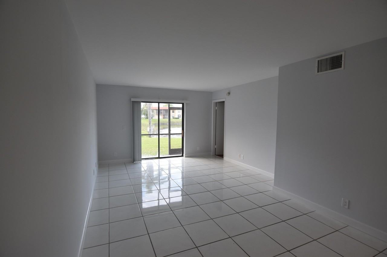21895 Lake Forest Cir #102 - Photo 5 of 19