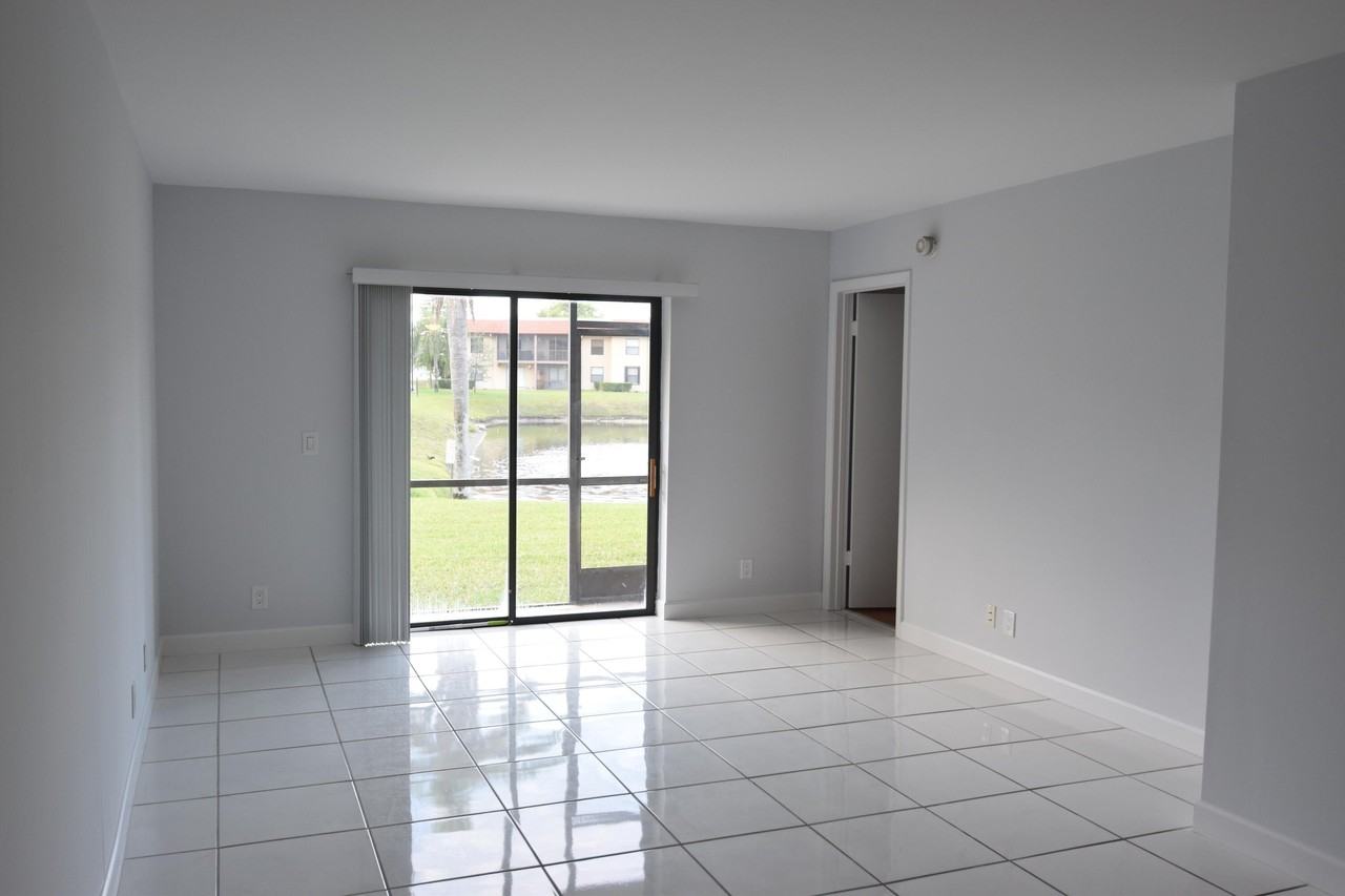 21895 Lake Forest Cir #102 - Photo 6 of 19