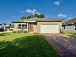 featured image of 660 Ne Moss Rose Pl