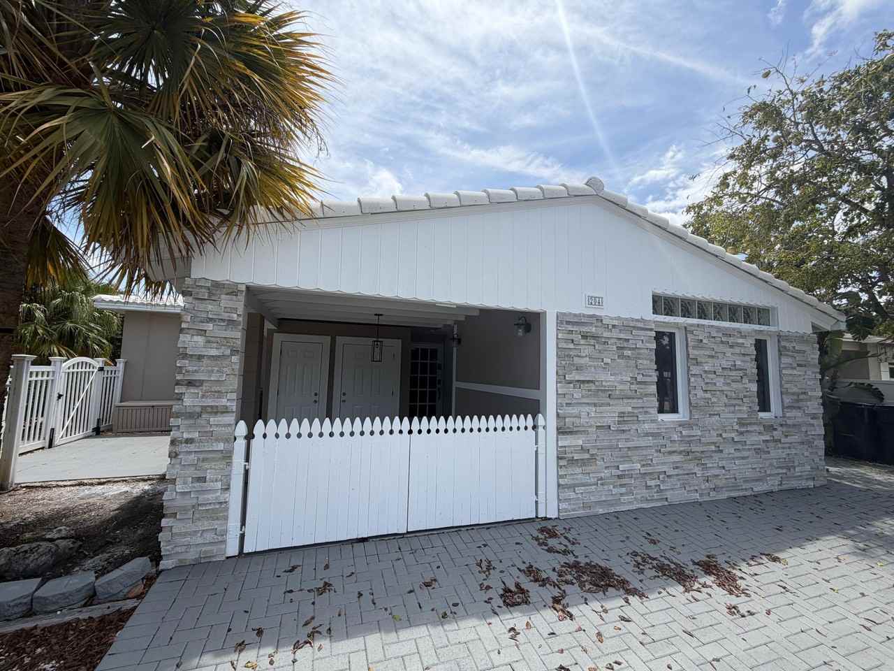 204 S Seacrest Cir - Photo 3 of 31