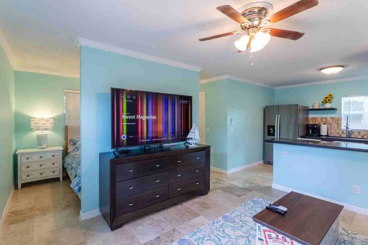 1724 37th St - Photo 2 of 14