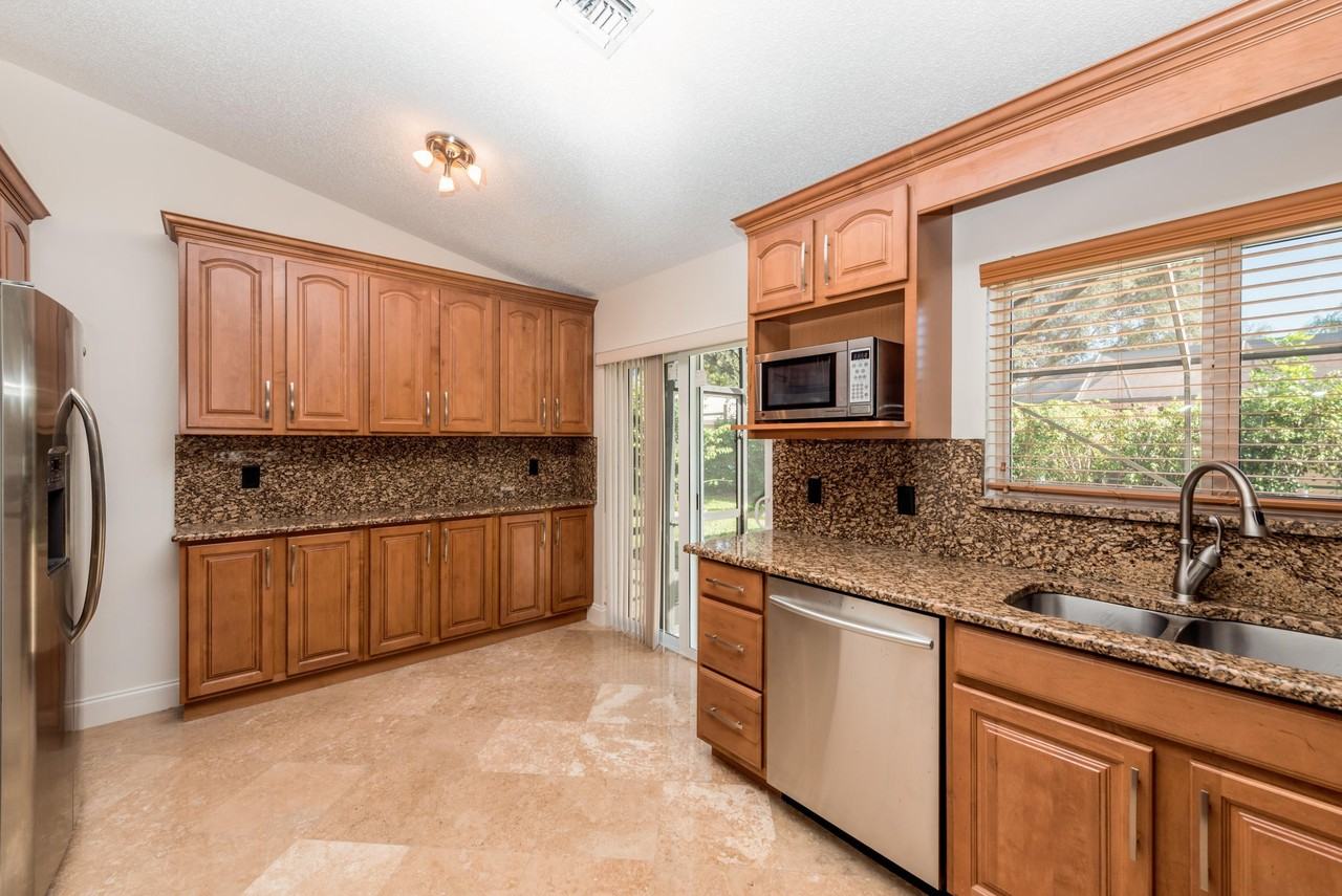 5514 Nw 41st Ter - Photo 5 of 21
