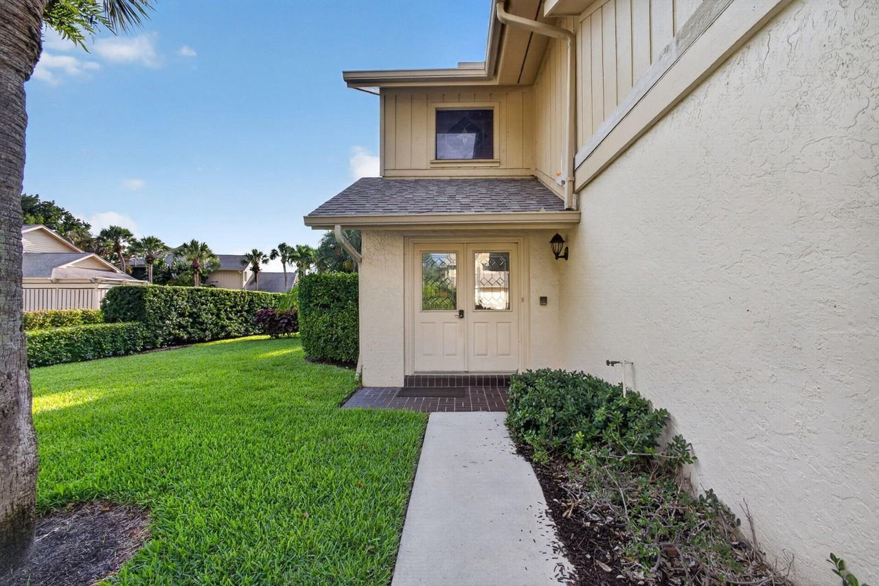 17137 Waterbend Dr #204 - Photo 2 of 38