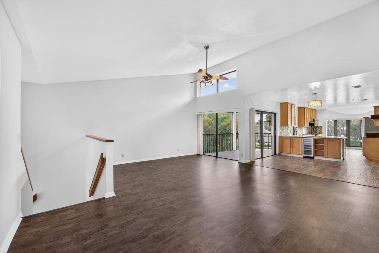17137 Waterbend Dr #204 - Photo 5 of 38