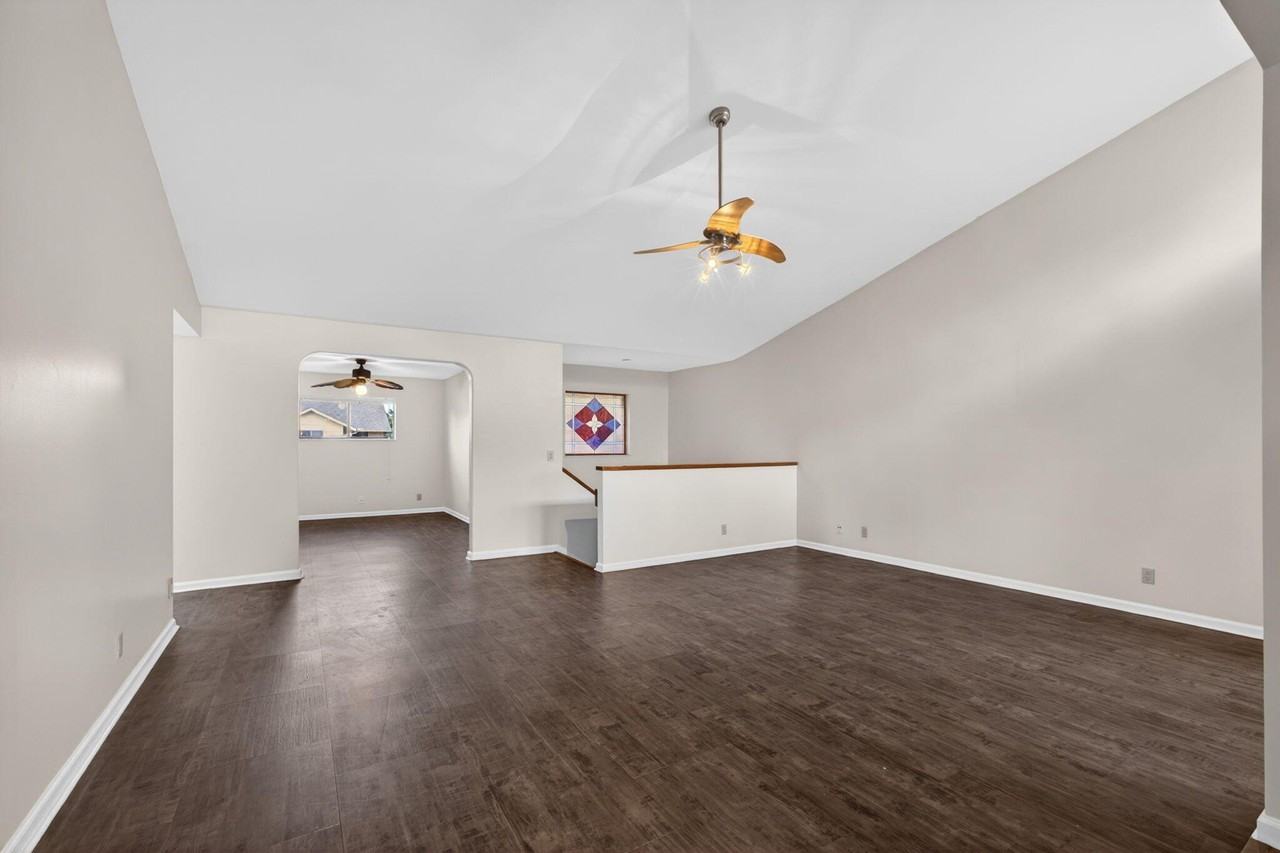 17137 Waterbend Dr #204 - Photo 6 of 38