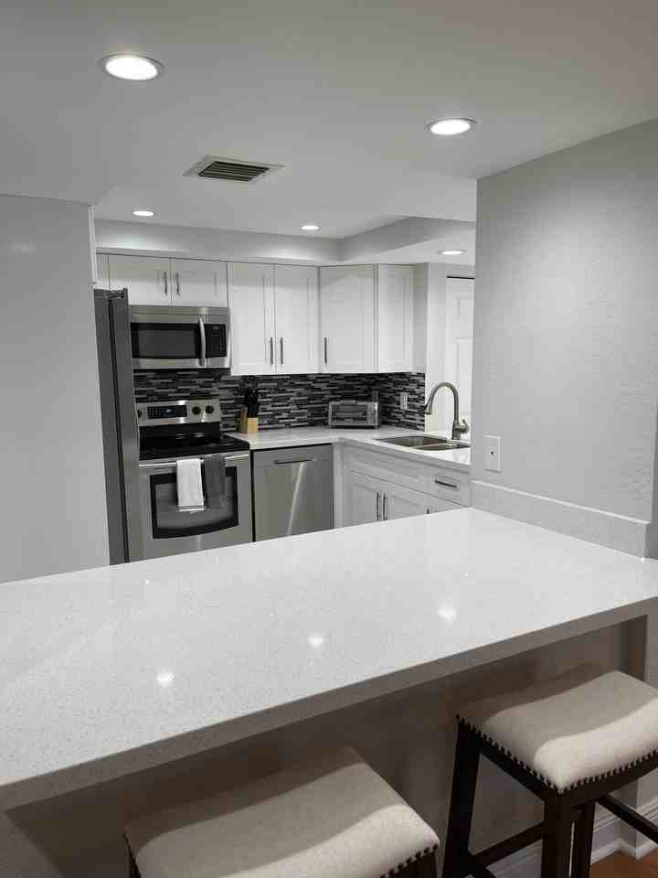 1660 Twelve Oaks Way #203 - Photo 4 of 24