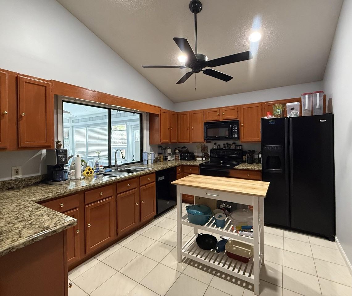 6050 Linton St - Photo 3 of 42
