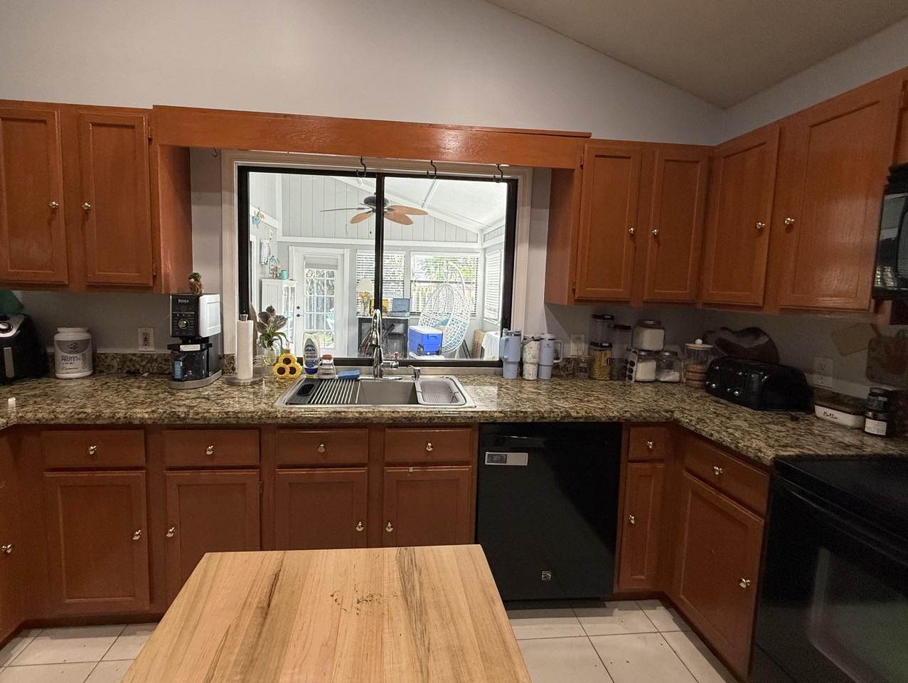 6050 Linton St - Photo 4 of 42