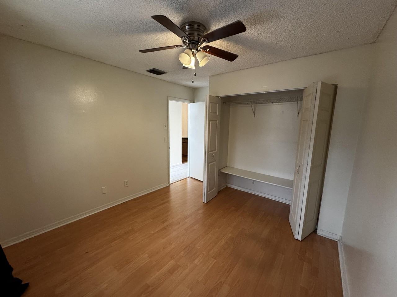 3831 Sw 69th Ave - Photo 5 of 19