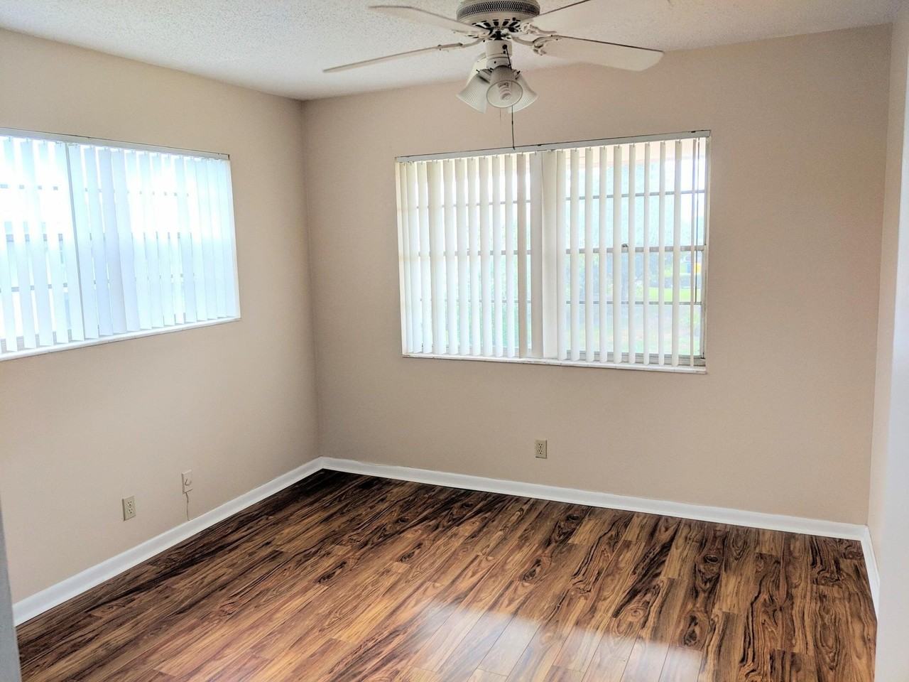 288 Devon St - Photo 5 of 13