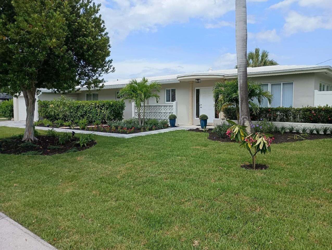 4454 W Tradewinds Ave - Photo 2 of 13