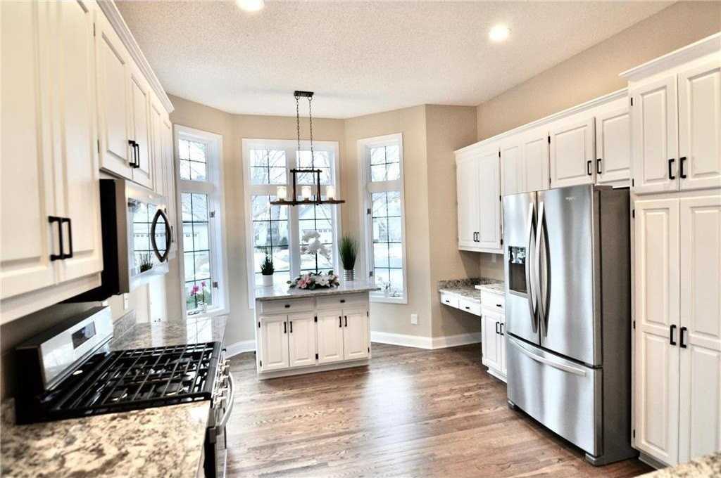 10413 Spyglass Dr - Photo 3 of 50