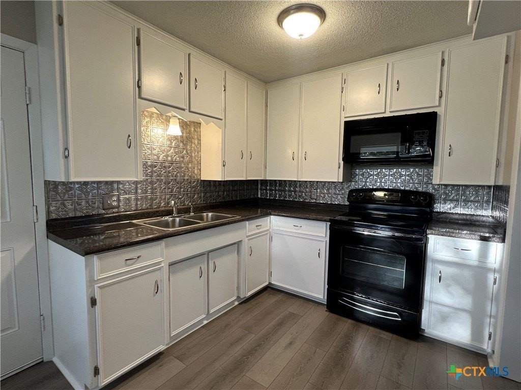 4612 Camellia St - Photo 2 of 18