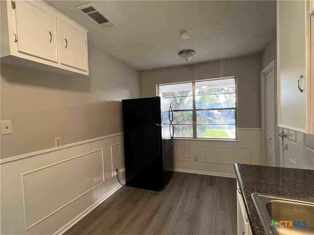 4612 Camellia St - Photo 3 of 18