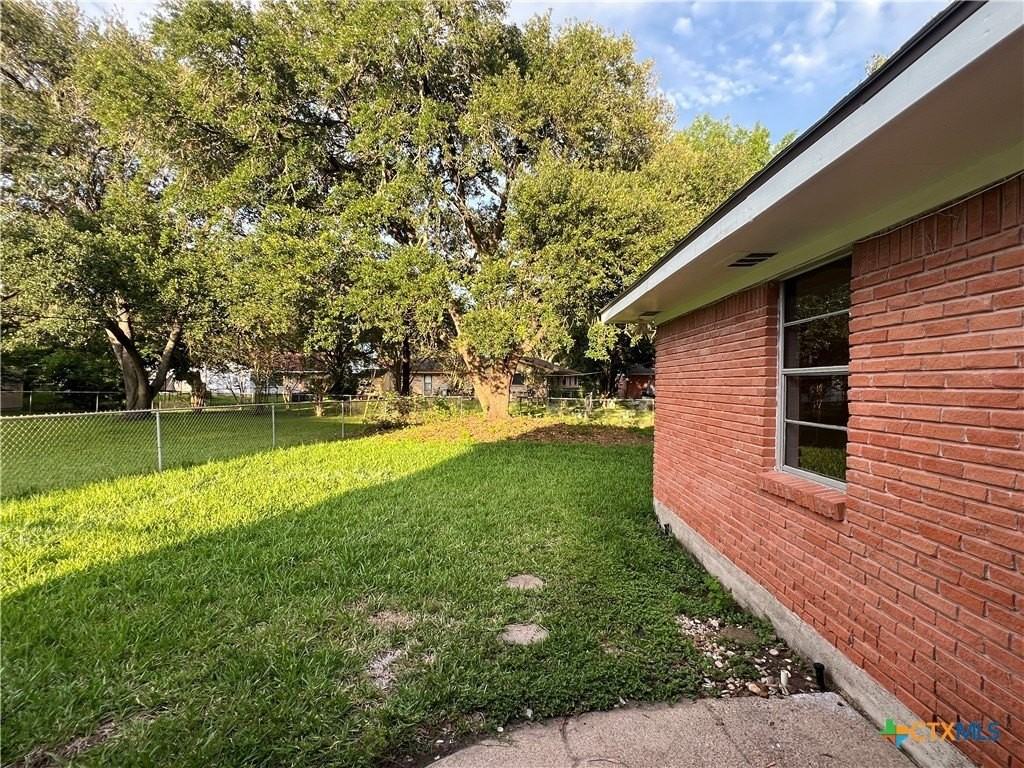 4612 Camellia St - Photo 4 of 18