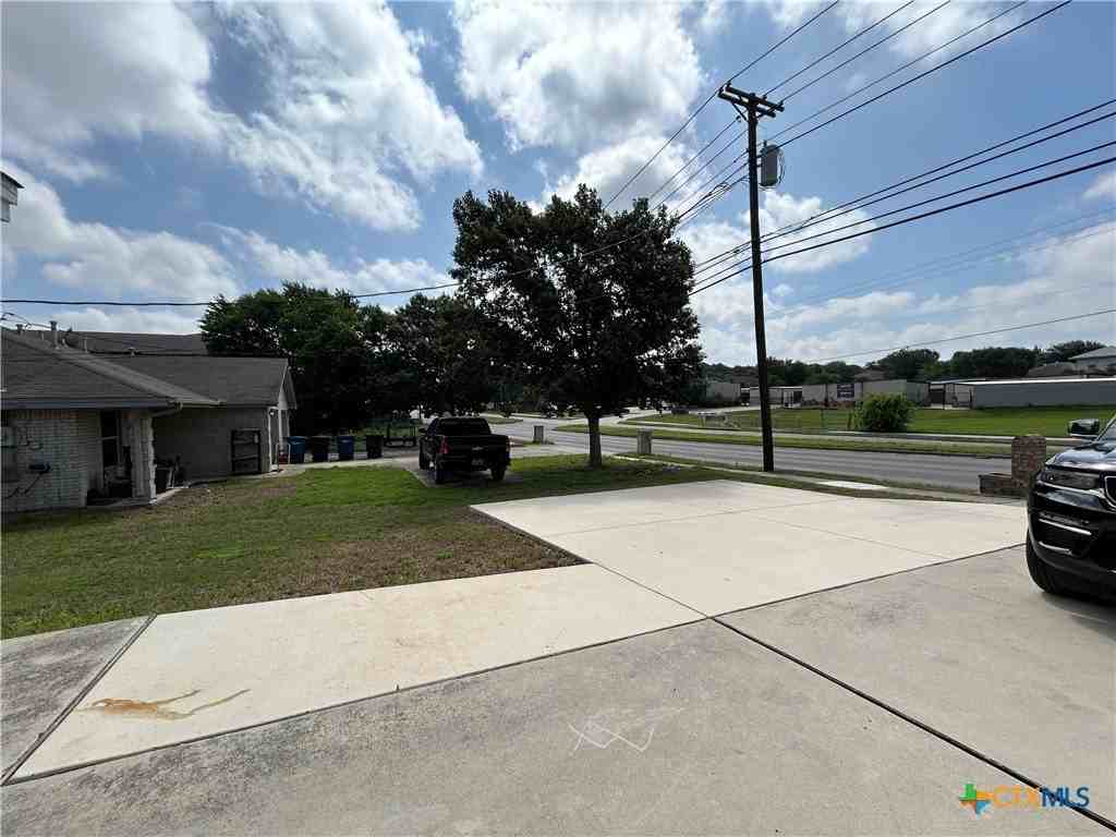 1642 W County Line Rd - Photo 3 of 31