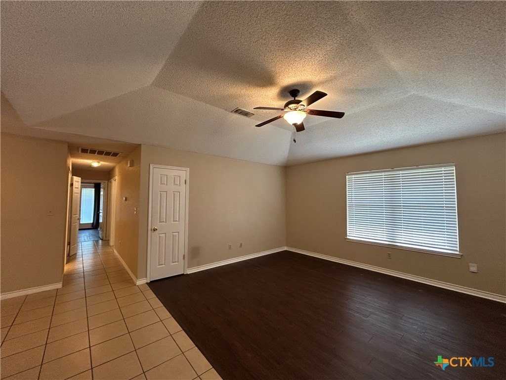 1642 W County Line Rd - Photo 4 of 31