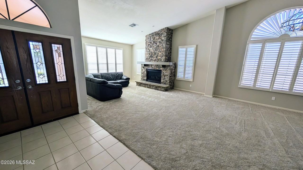 37985 S Eagle Dr - Photo 3 of 32