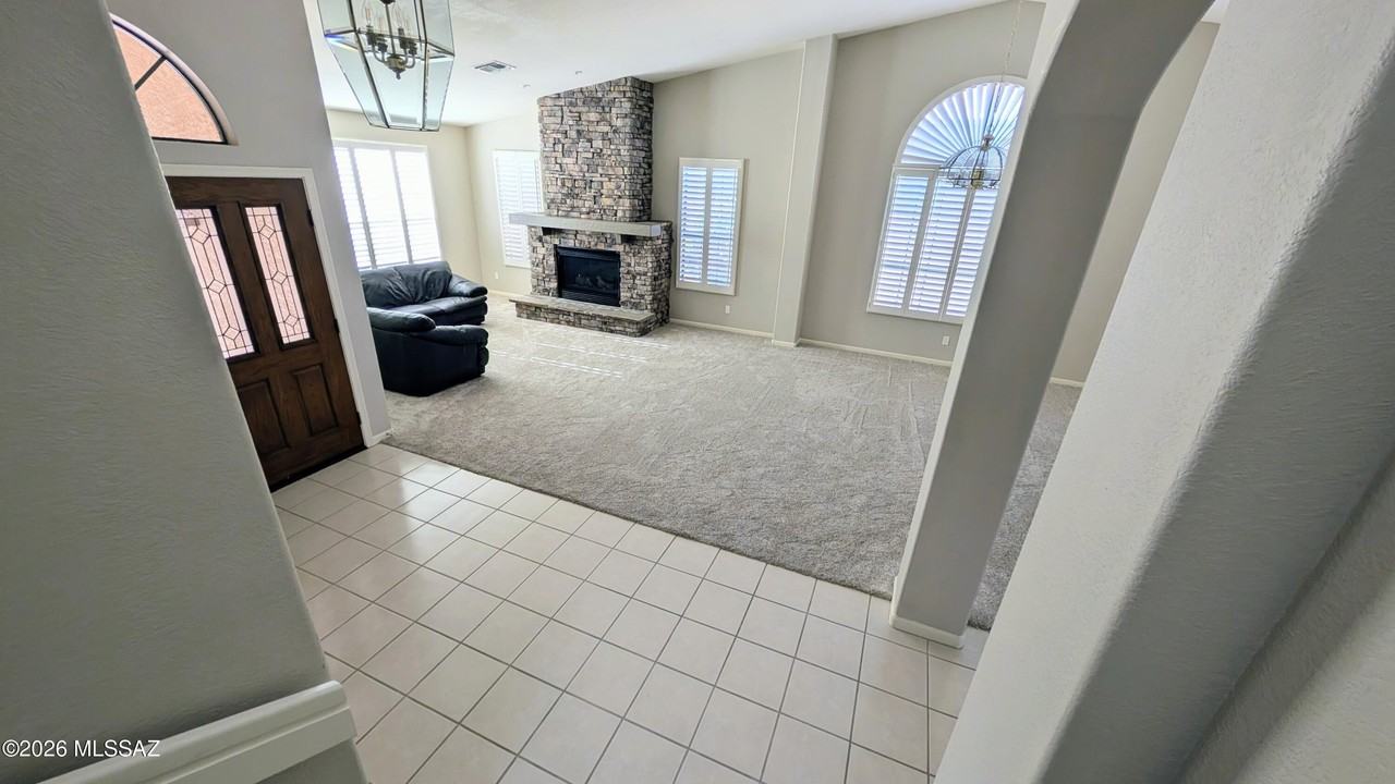 37985 S Eagle Dr - Photo 4 of 32
