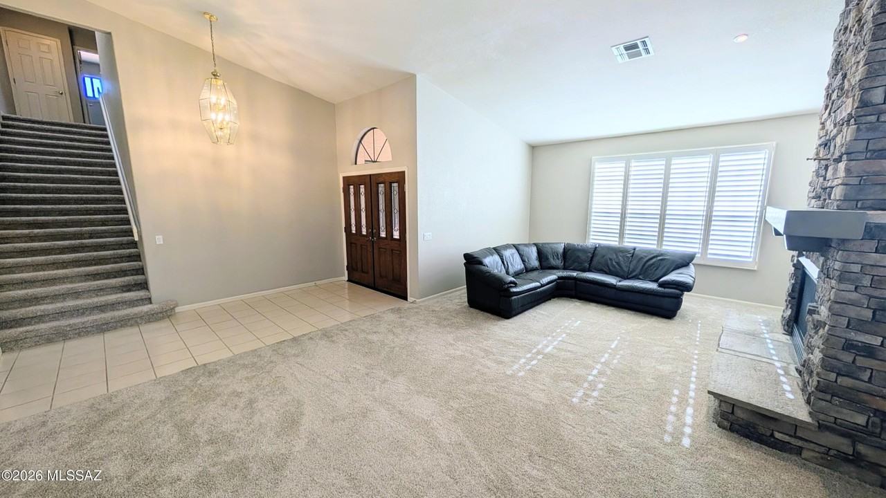 37985 S Eagle Dr - Photo 6 of 32