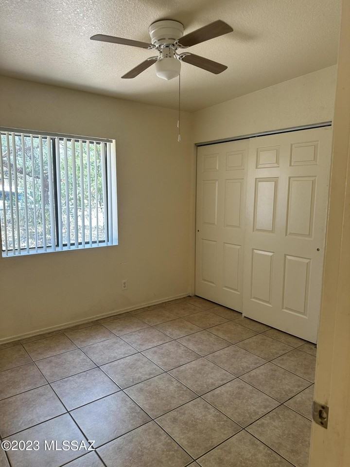 411 Camino Del Patio #1 - Photo 7 of 9