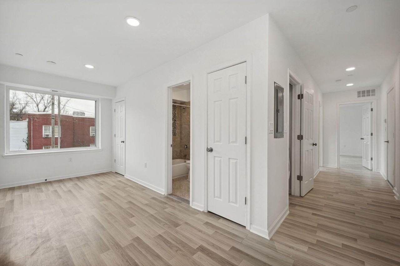 1642 16th St Se #3 - Photo 6 of 22