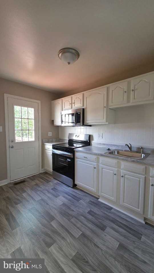 24 Lerner Ct #32H - Photo 5 of 26