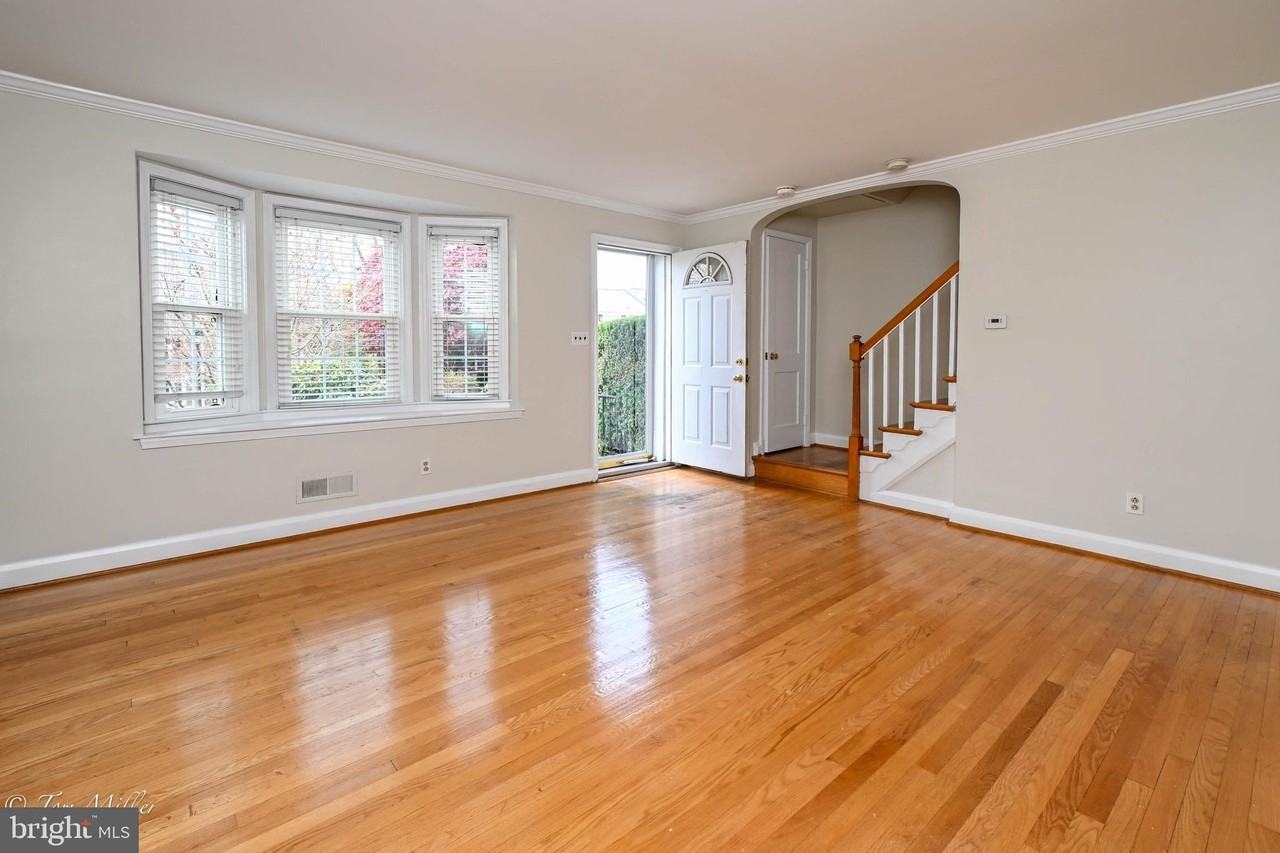 127 Stanmore Rd - Photo 4 of 37