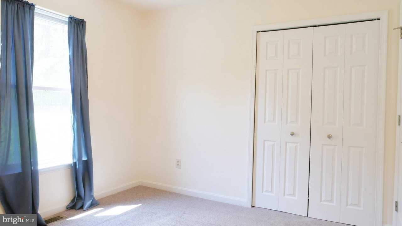 2051 Collins Ct - Photo 7 of 17