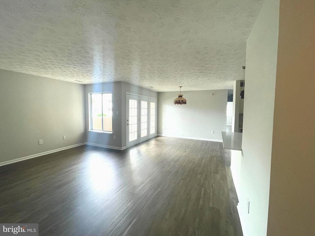 2137 Wainwright Ct #1C - Photo 2 of 20