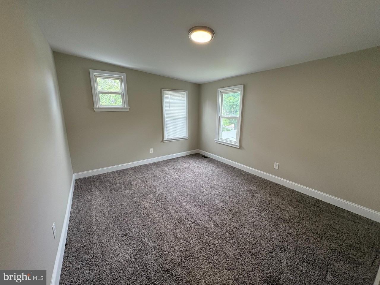 806 High St - Photo 5 of 16
