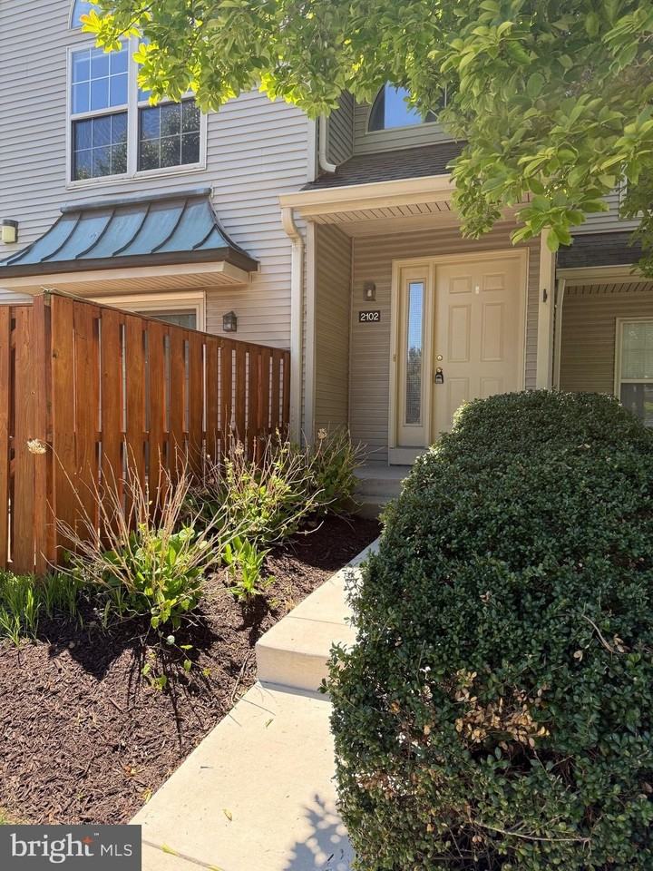 2102 Brookhaven Dr - Photo 2 of 11